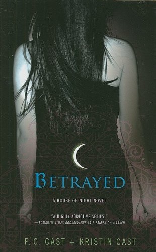 P. C. Cast: Betrayed (2008, Thorndike Press, Thorndike Pr, Brand: Thorndike Pr)